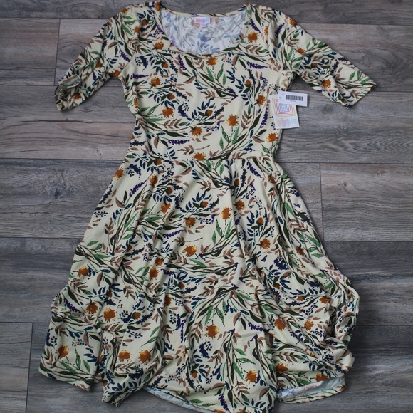 LuLaRoe Dresses & Skirts - NWT Lularoe Floral Cream Nicole